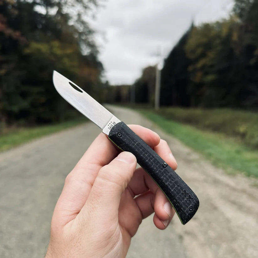 Case Crossroads™ XR Sod Buster® Jr – Black Laminate Burlap &amp; Dayglow G-10 – S35VN Steel – Made in USA